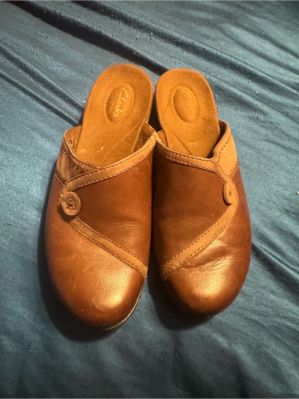 Women’s Size 9.5 Clarks Brown Leather Slip-On Clog Mules